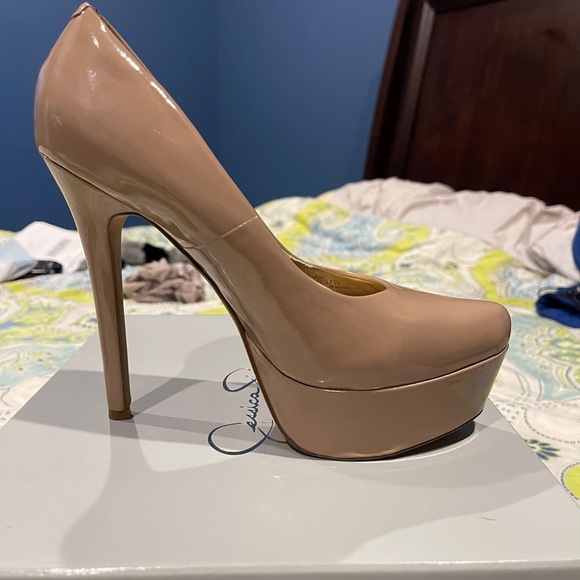 Shoes - Picture 3 of 8